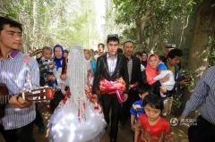 新疆摄影展：和田维吾尔族婚礼